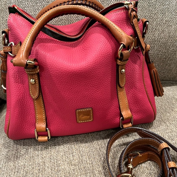 Dooney & Bourke PINK medium satchel. Pebbled grain leather. - Picture 8 of 12
